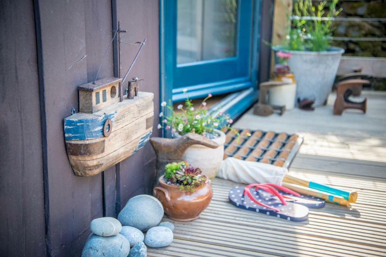 Little Kestrel Cabin Pennal Extérieur photo