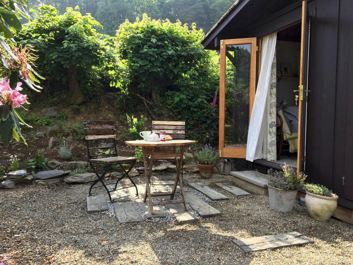 Little Kestrel Cabin Pennal Extérieur photo
